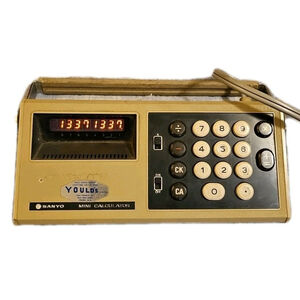 Vintage Sanyo Mini Electronic Desktop Calculator Model ICC-811 Tested & Working